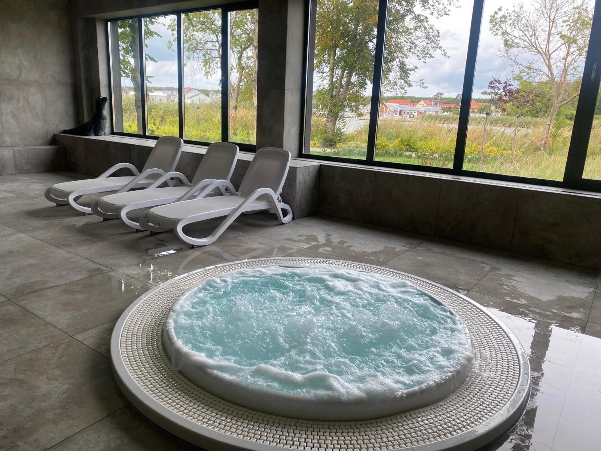 Red Bridge Resort - Apartament & Spa Dziwnow Bagian luar foto